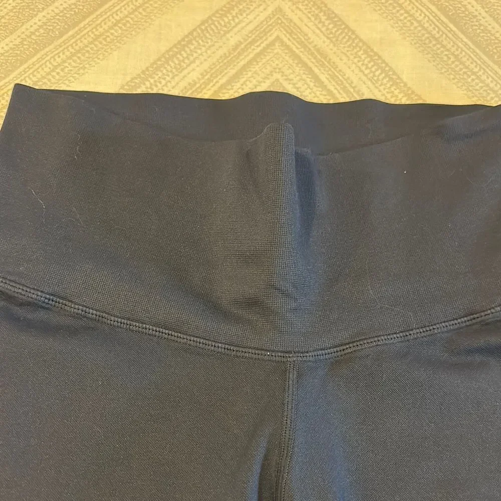 Phat Buddha Navy Blue High-Waisted Cropped Leggings - Size M/L